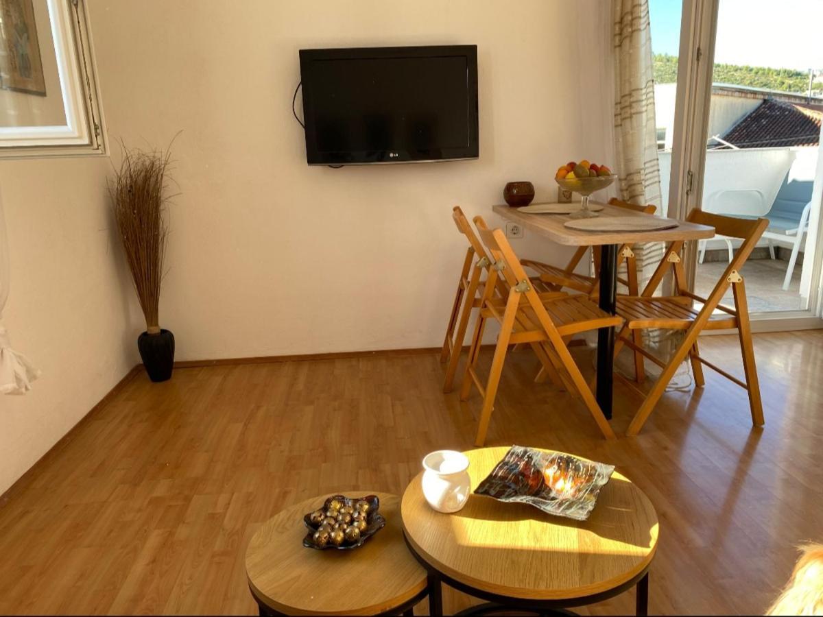 Apartment Remi, Penthouse With Balcony, Free Parking Marina Extérieur photo