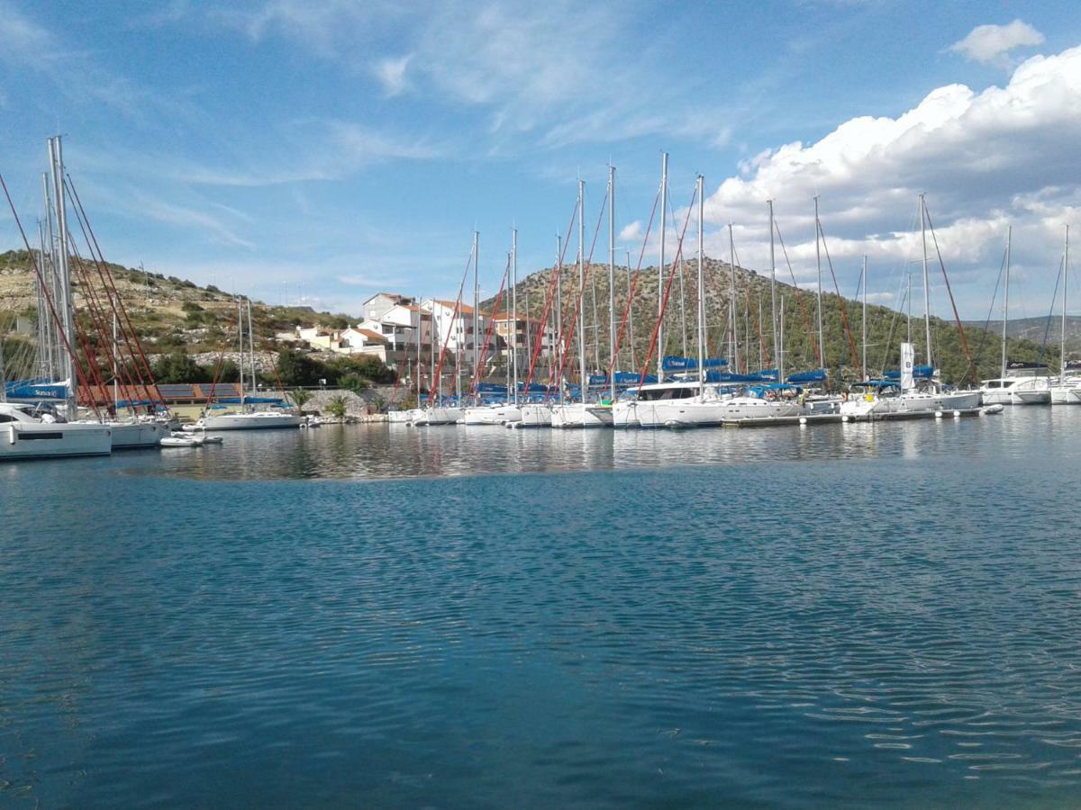 Apartment Remi, Penthouse With Balcony, Free Parking Marina Extérieur photo