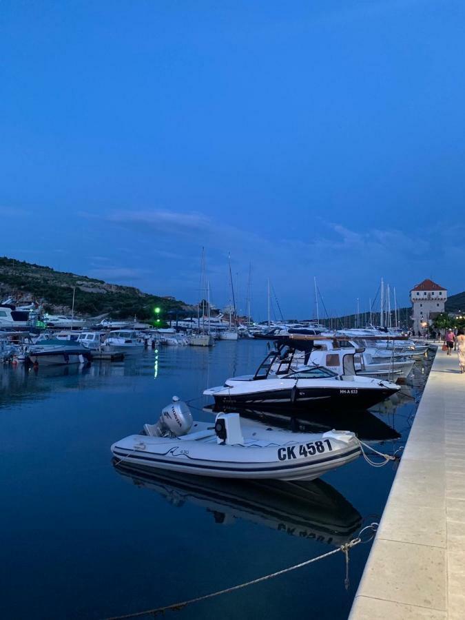 Apartment Remi, Penthouse With Balcony, Free Parking Marina Extérieur photo
