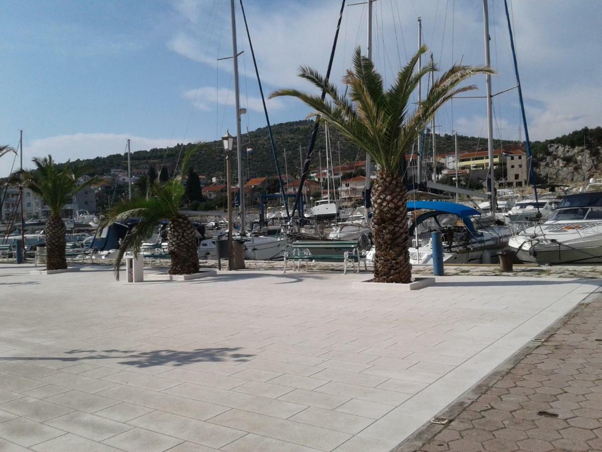 Apartment Remi, Penthouse With Balcony, Free Parking Marina Extérieur photo