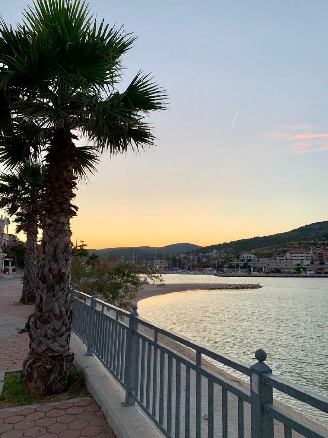 Apartment Remi, Penthouse With Balcony, Free Parking Marina Extérieur photo